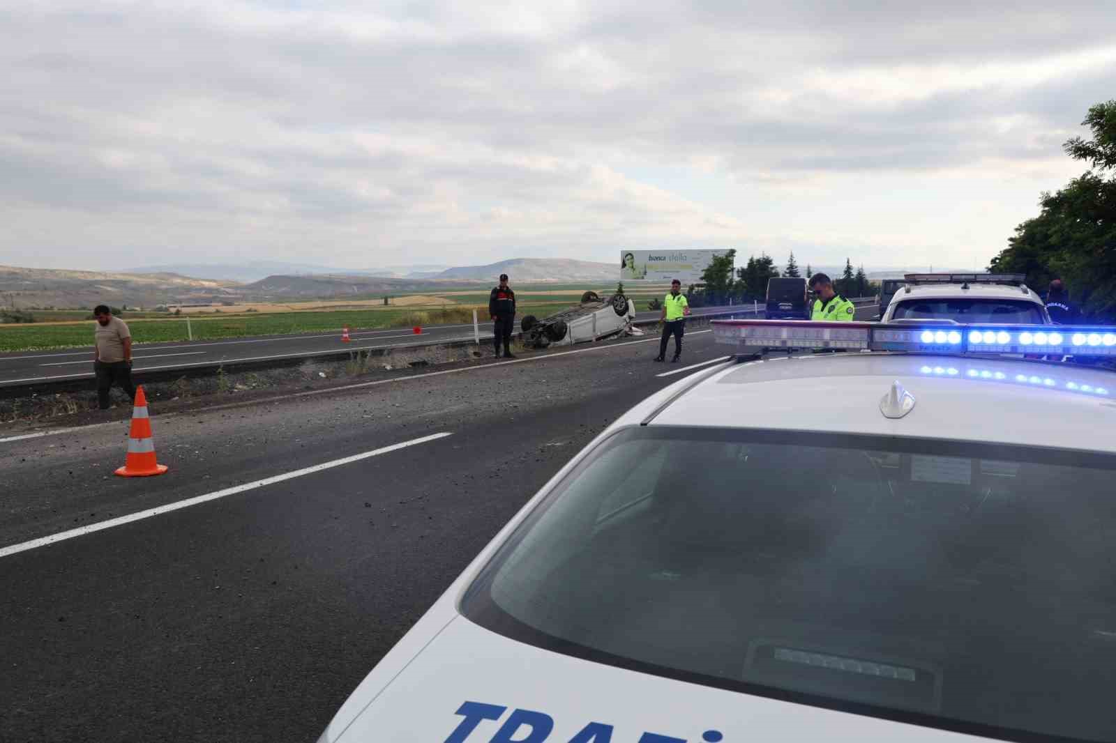 Kontrolden &ccedil;ıkan otomobil takla attı: 2&rsquo;si bebek 4 yaralı