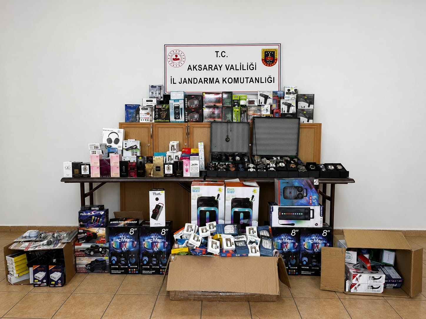 Aksaray&rsquo;da 25 milyonluk ka&ccedil;ak&ccedil;ılığa jandarma darbesi