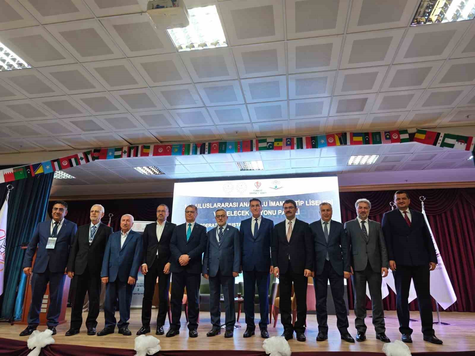 D&uuml;nyanın d&ouml;rt bir yanından gelen &ouml;ğrenciler, Bursa&rsquo;da buluştu