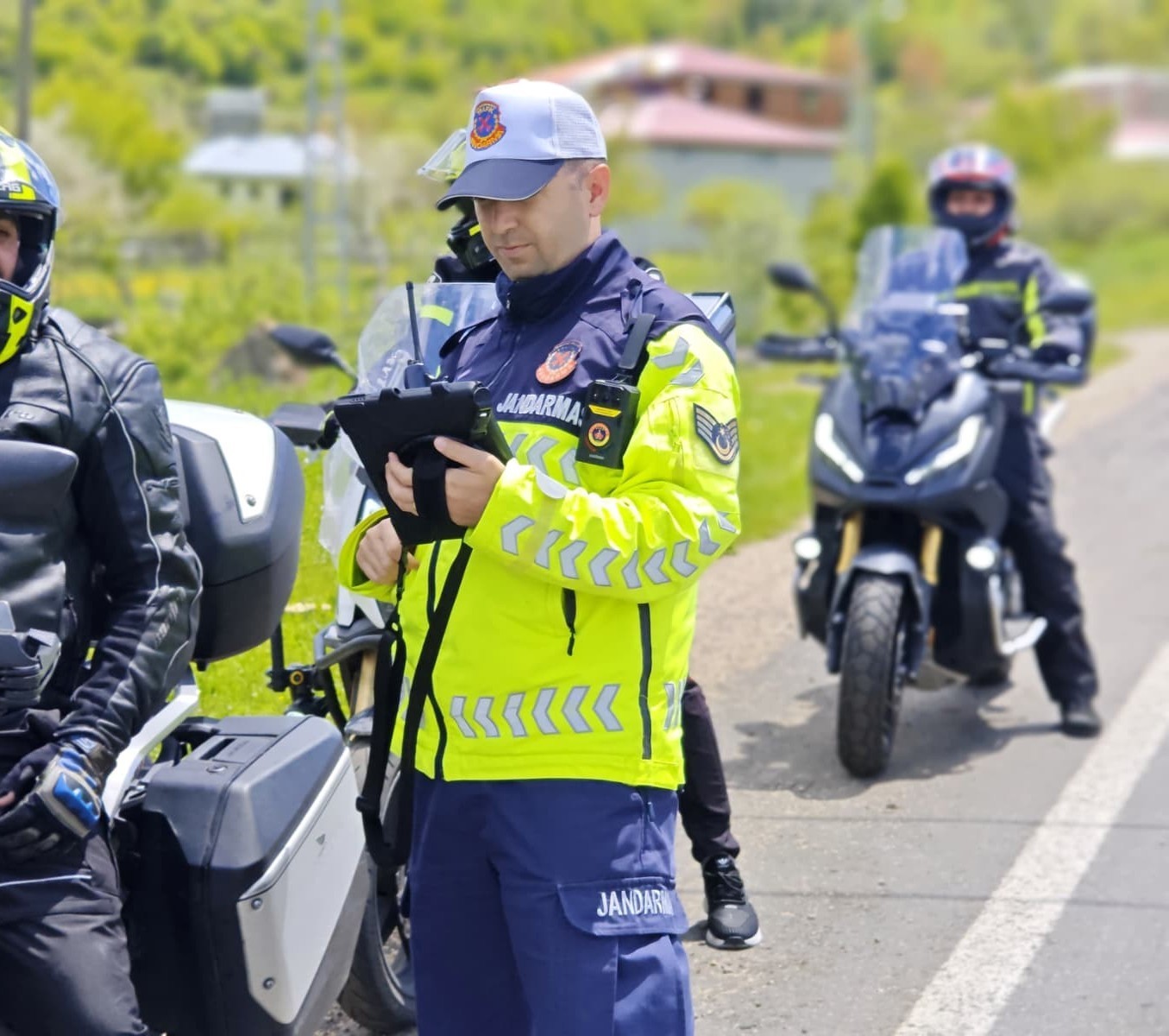 Ordu&rsquo;da jandarma 43 aranan ş&uuml;pheliyi yakaladı