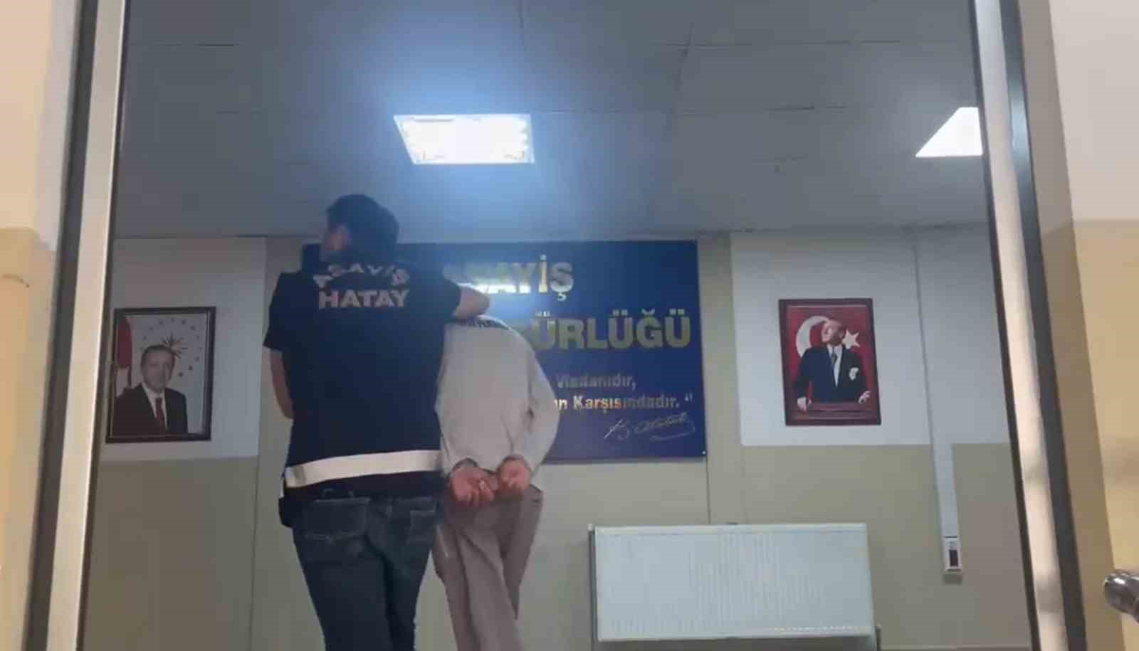 Antakya&rsquo;da 22 yıl 11 ay hapis cezası ile aranan şahıs yakalandı