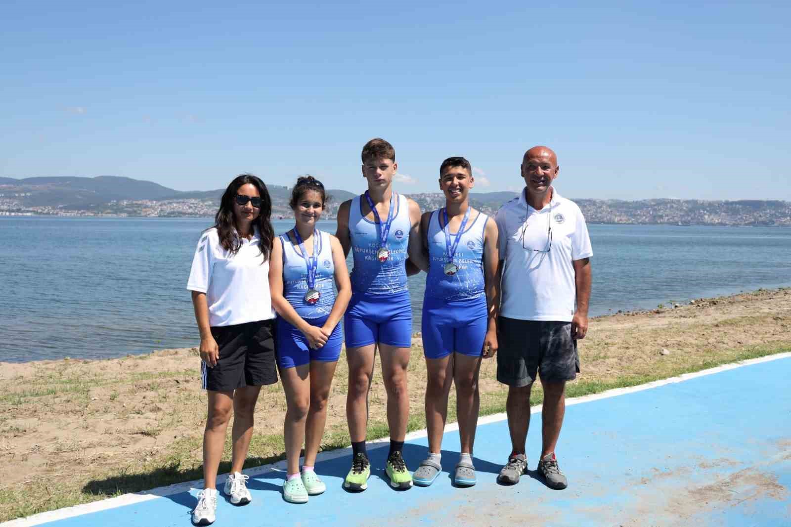 Gen&ccedil; k&uuml;rek&ccedil;iler ilk sınavdan madalyayla d&ouml;nd&uuml;