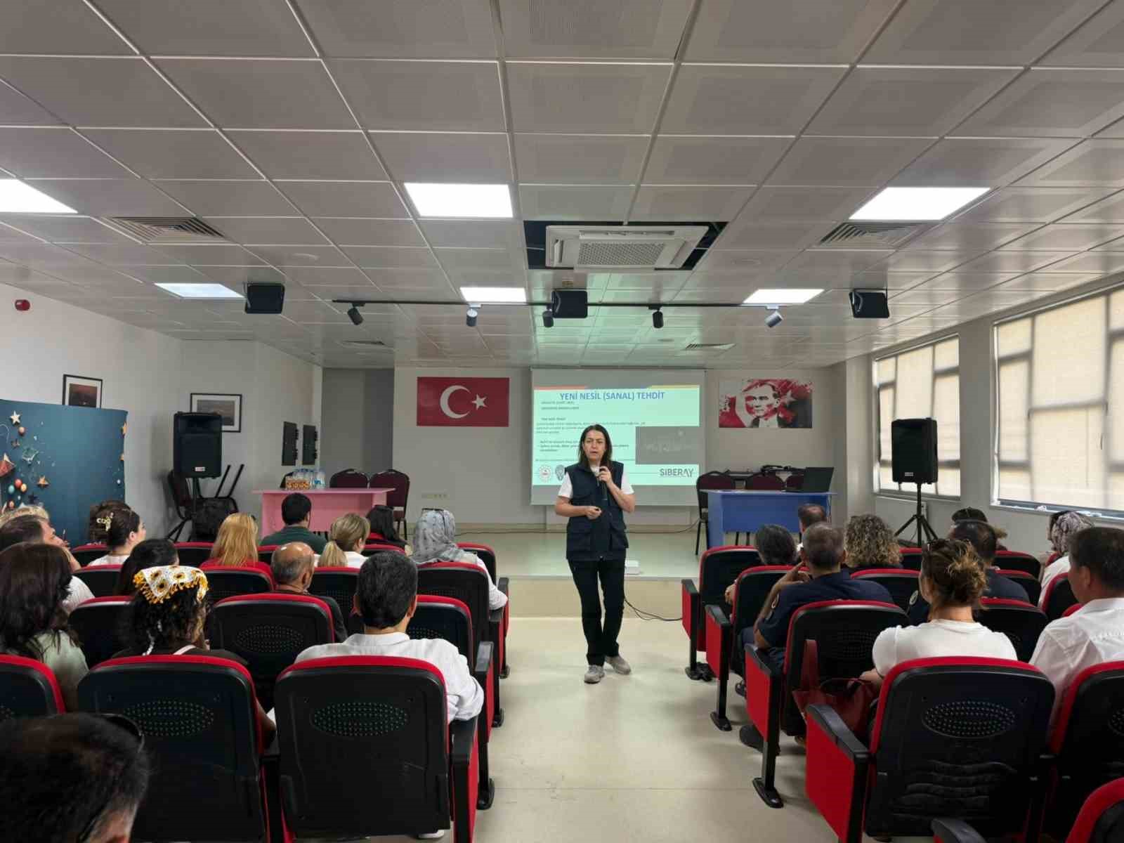 Burhaniye&rsquo;de Okul G&uuml;venliği Bilgilendirme Toplantısı yapıldı