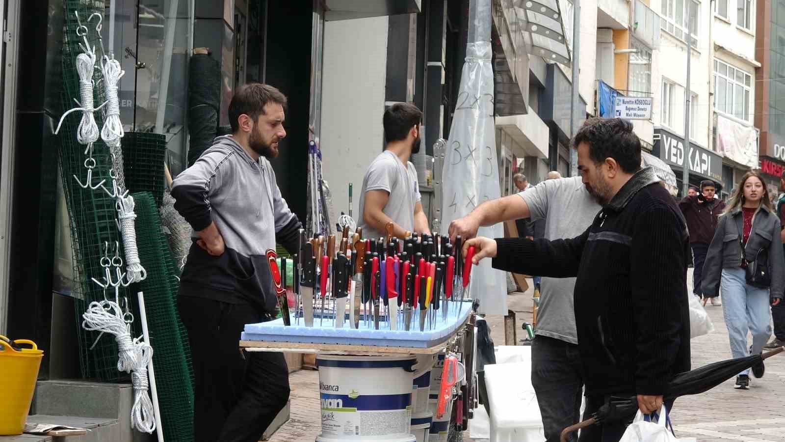 Kurban &ouml;ncesi bı&ccedil;ak&ccedil;ılarda bileme yoğunluğu