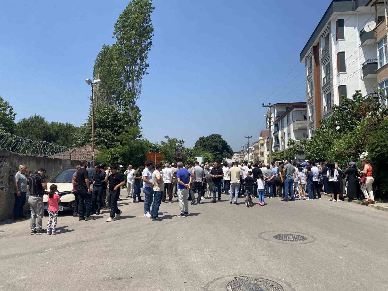 Kocaeli&rsquo;de tır parkı gerginliği: Vatandaşlar projeye tepkili