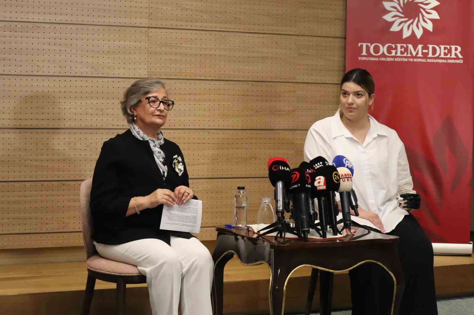 6 Şubat depreminde kolunu kaybeden anne biyonik koluna kavuştu: "En b&uuml;y&uuml;k hayalim kızımın sa&ccedil;larını tarayabilmek"