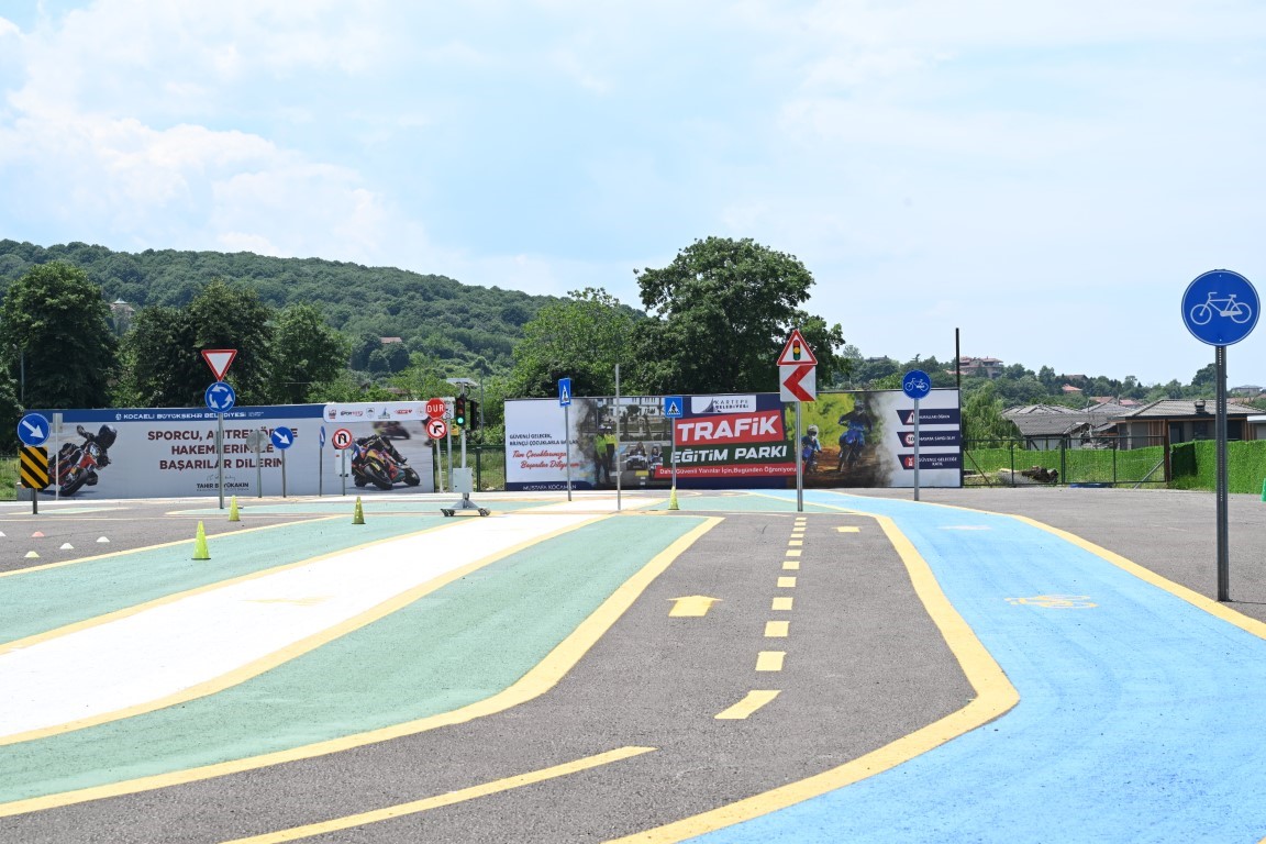 Kartepe’ye modern trafik eğitim parkuru inşa edildi