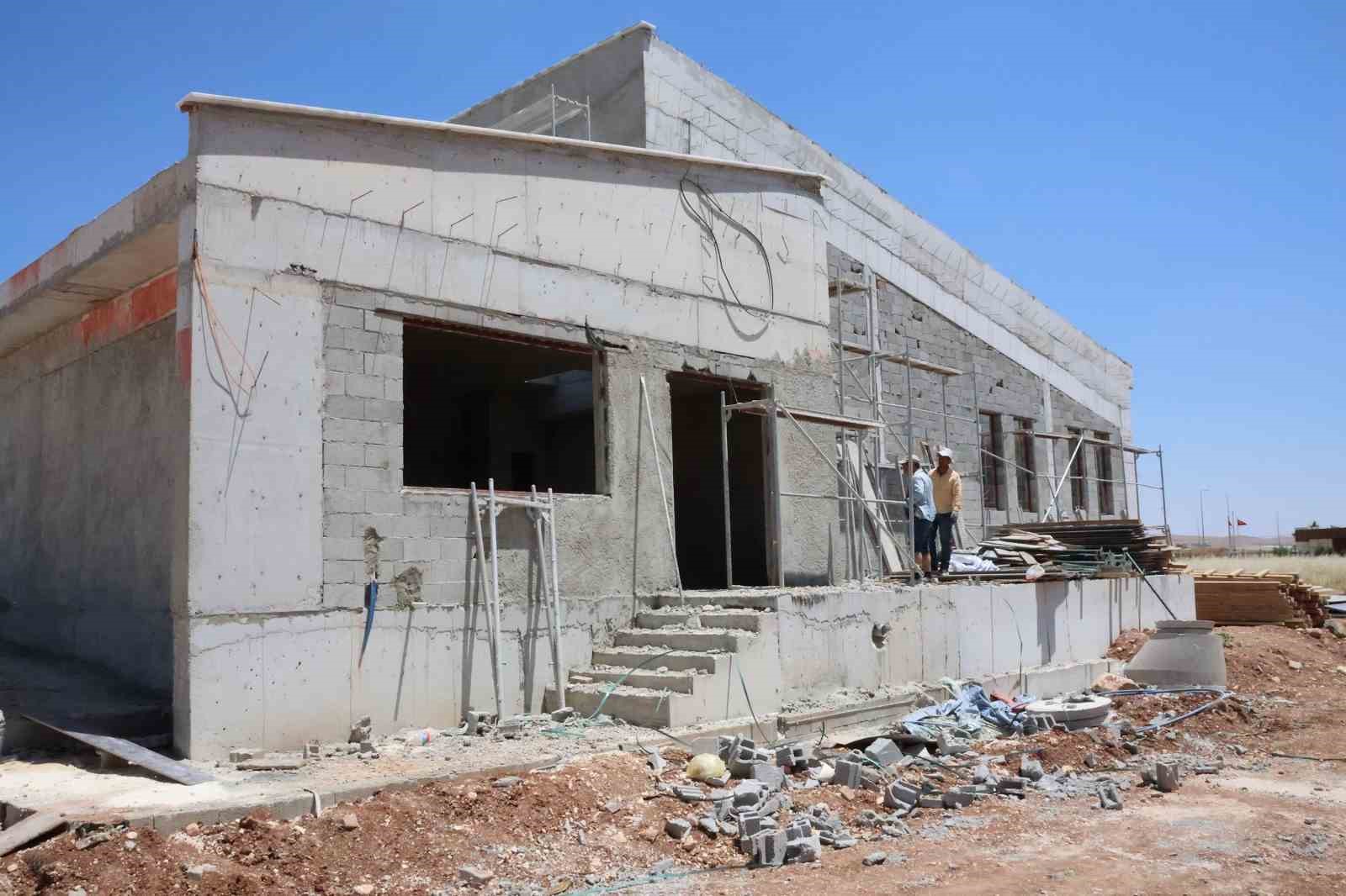 Haliliye&rsquo;de yarı olimpik y&uuml;zme havuzunda &ccedil;alışmalar hızla s&uuml;r&uuml;yor