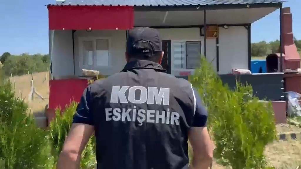 Eskişehir&rsquo;de ka&ccedil;ak alkol operasyonu