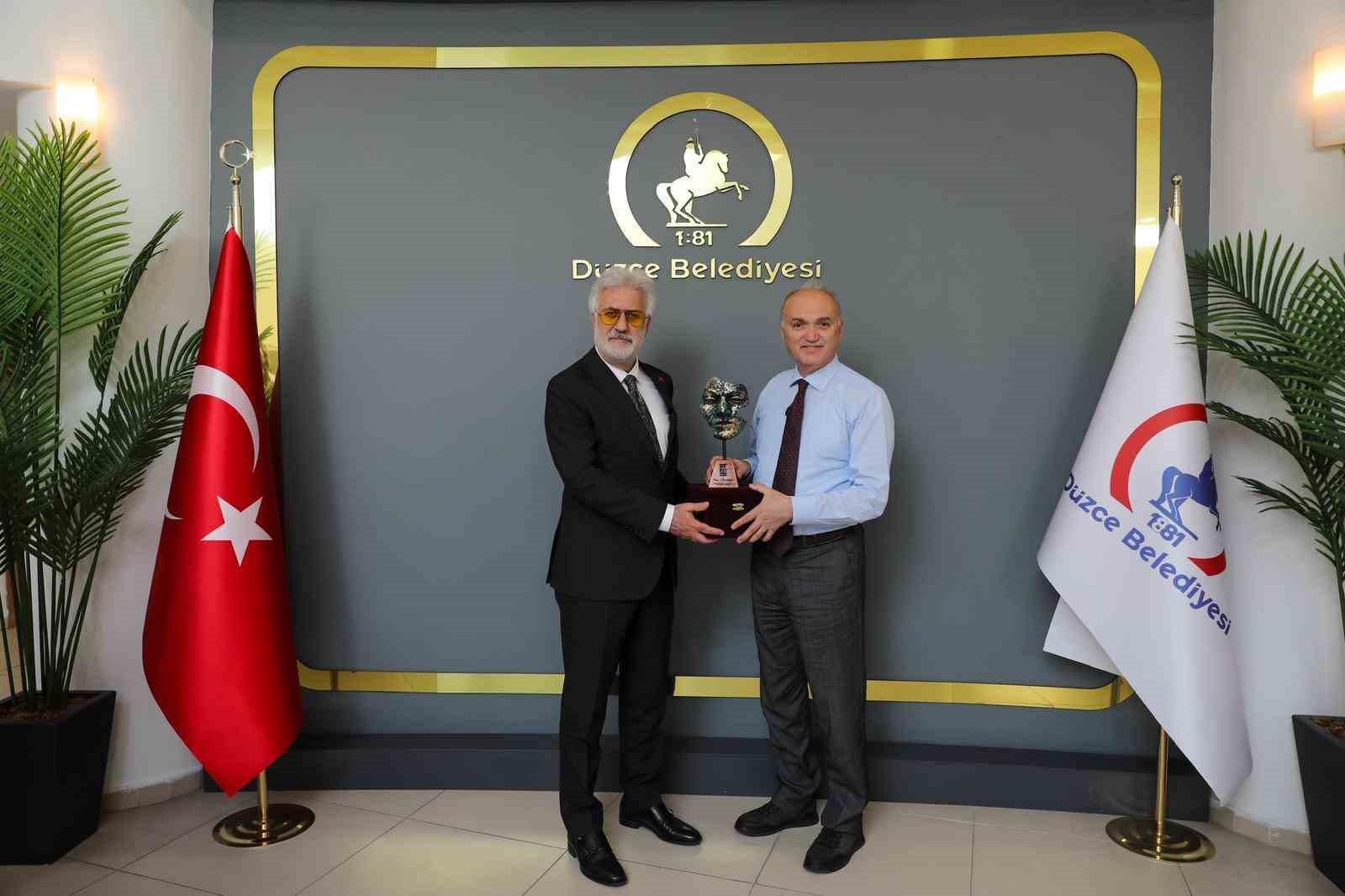 Tamer Karadağlı D&uuml;zce&rsquo;ye hayran kaldı