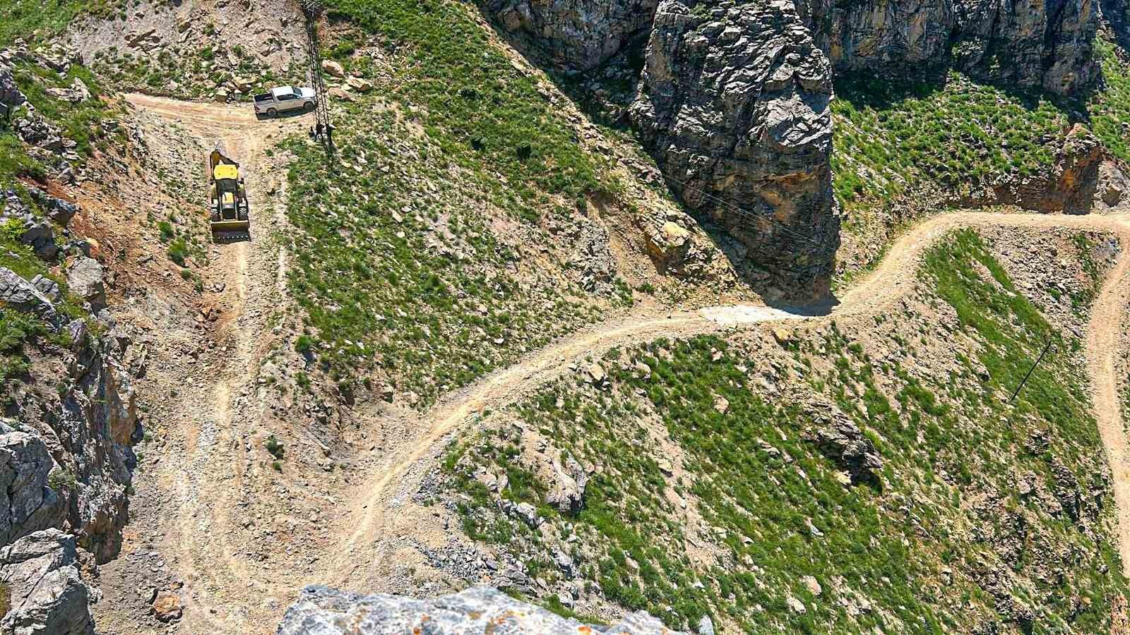 Kozluk&rsquo;ta &uuml;reticiye yol m&uuml;jdesi