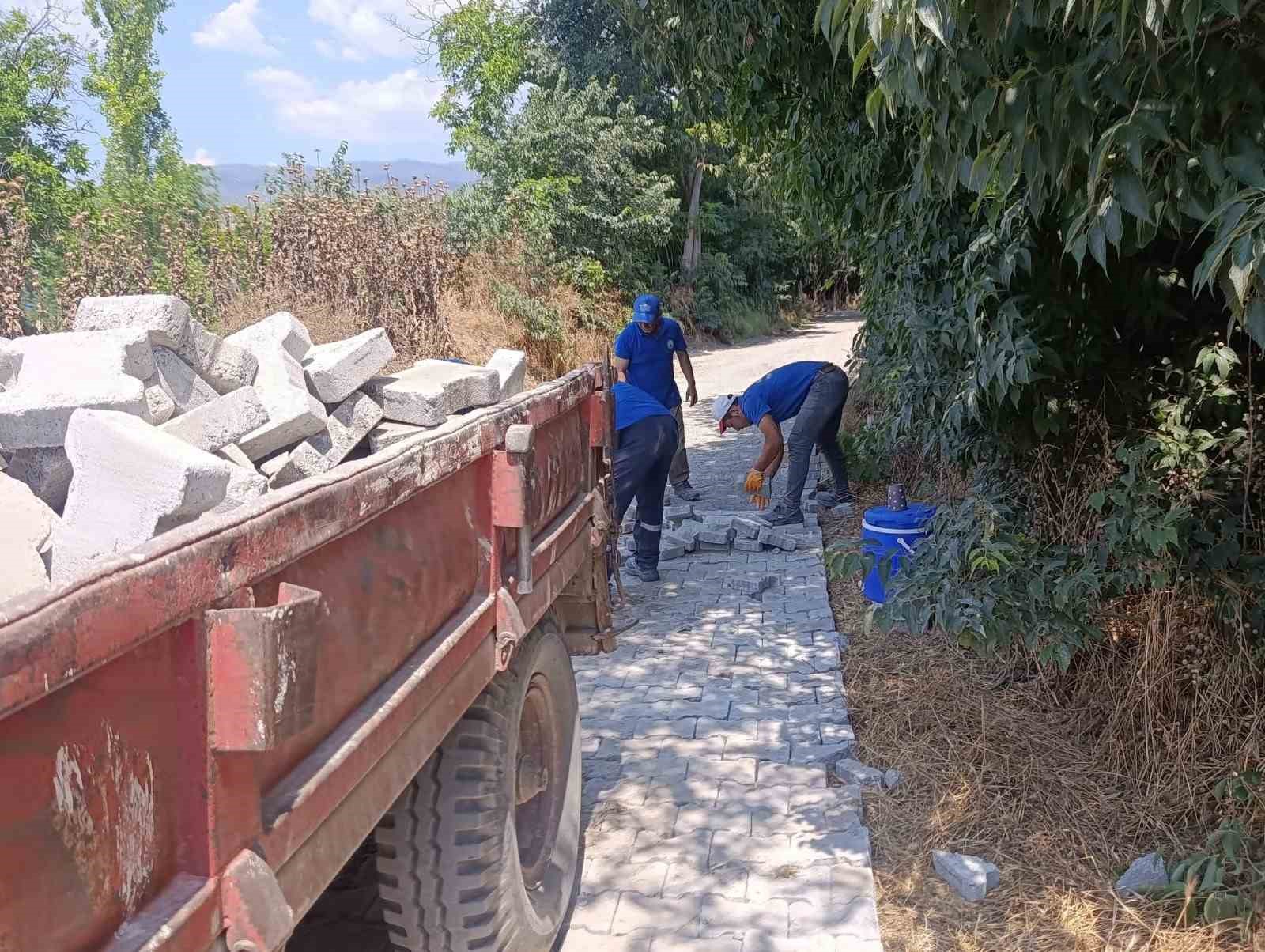 Bozdoğan Belediyesi&rsquo;nden, Yazıkent&rsquo;te parke taşı &ccedil;alışması