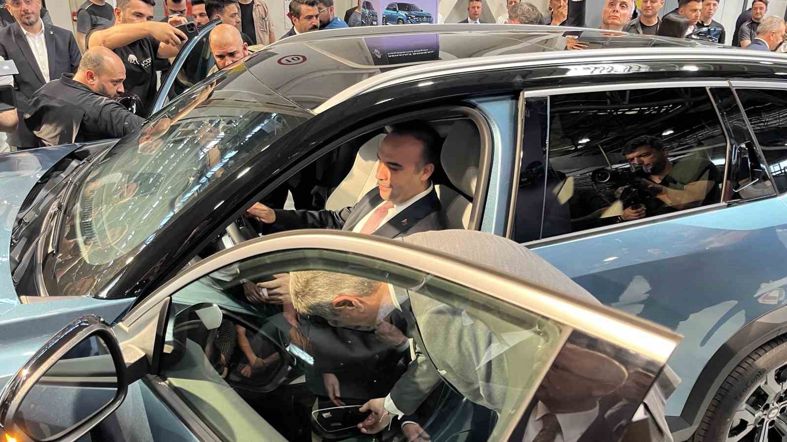 Bakan Kacır: "T&uuml;rkiye&rsquo;ye yatırım yapan kazanıyor"