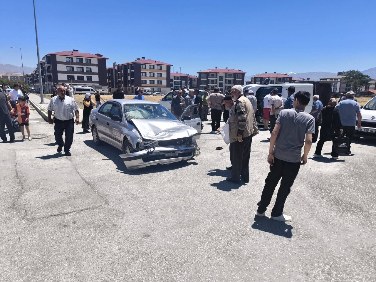 Erzincan&rsquo;da maddi hasarlı trafik kazası