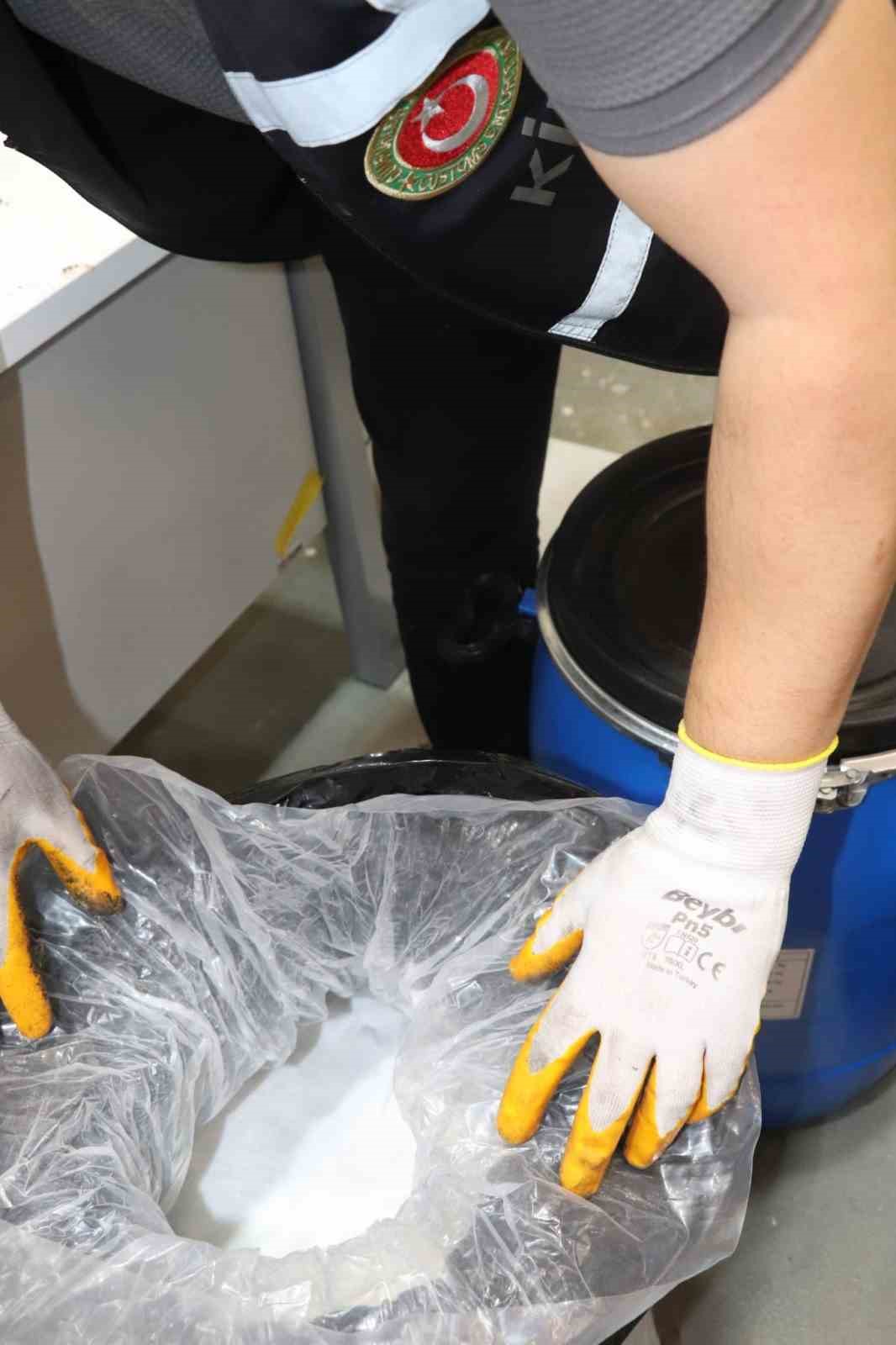 İpsala G&uuml;mr&uuml;k Kapısı&rsquo;nda 4 ton 321 kilo uyuşturucu ele ge&ccedil;irildi