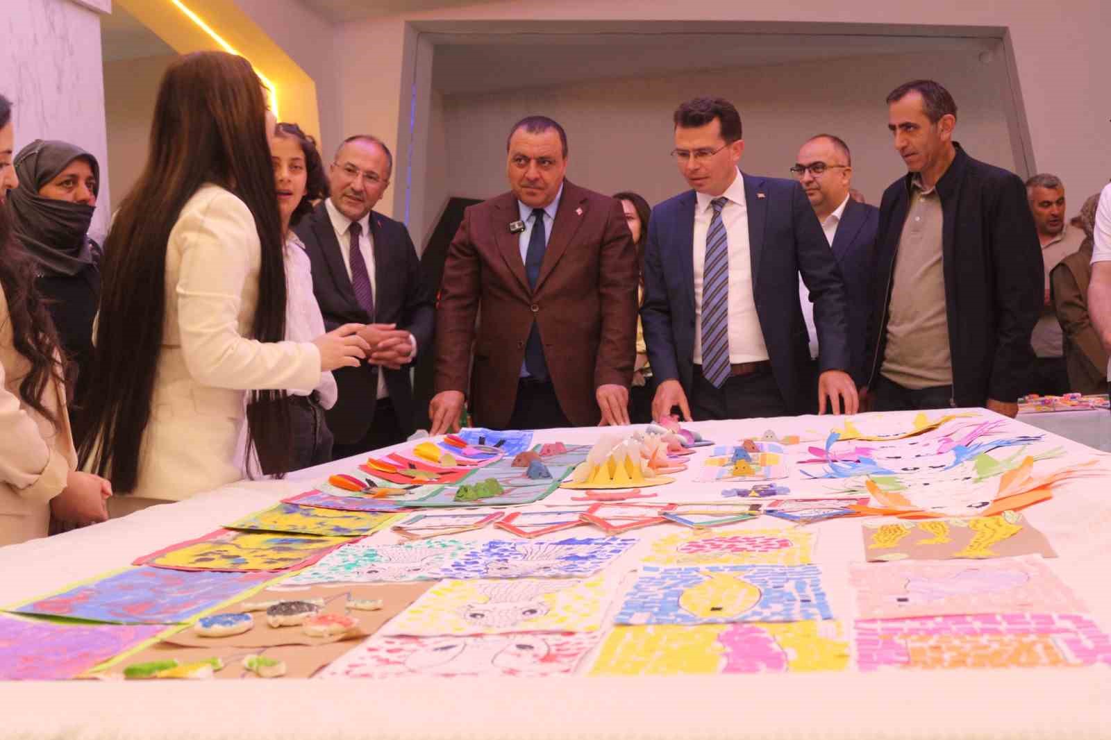 Narman&rsquo;da en &ouml;zel sergi a&ccedil;ıldı