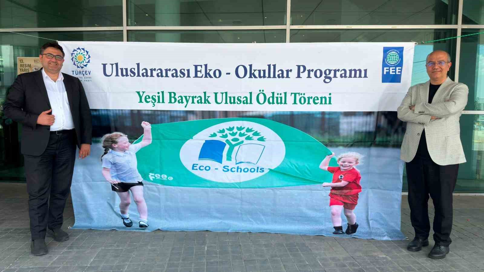 İhlas Kolejinde uluslararası &ccedil;evre başarısı: Eco-Schools yeşil bayrak &ouml;d&uuml;l&uuml;