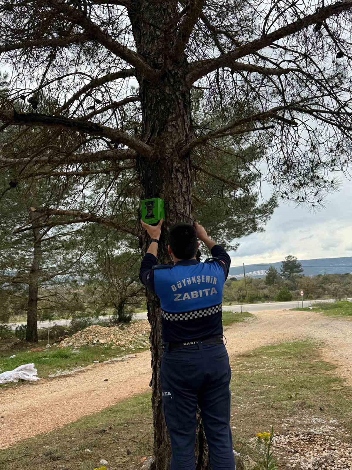 Ka&ccedil;ak hafriyat&ccedil;ılara fotokapan ve dronlu denetim