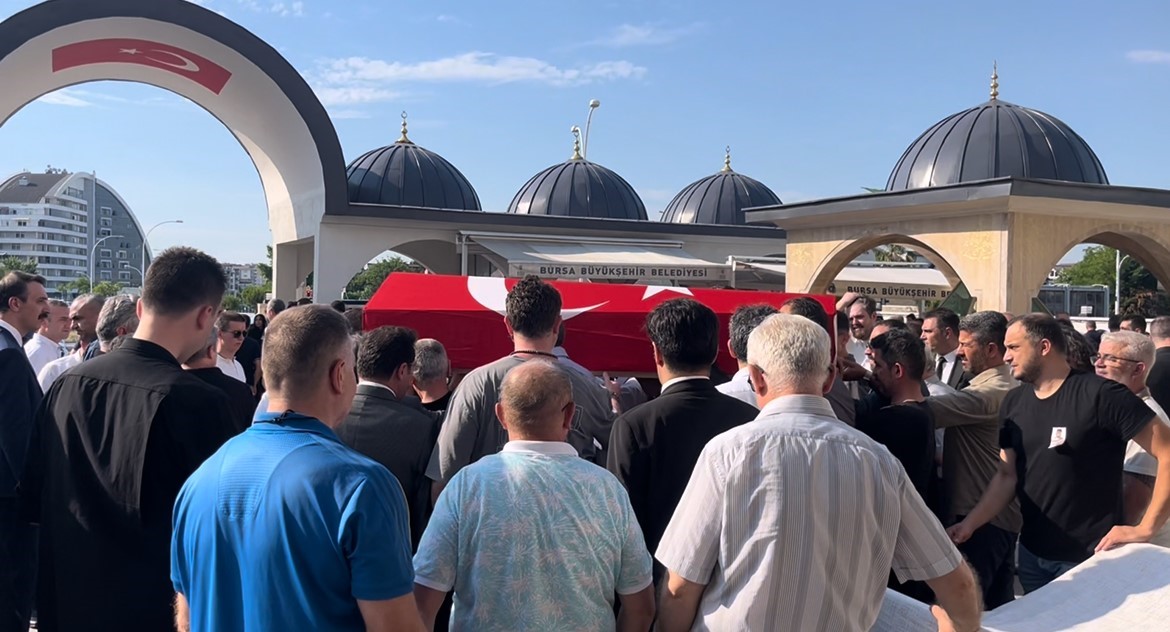 Duruşmada kalp krizi ge&ccedil;irerek hayatını kaybeden Cumhuriyet Savcısı son yolculuğuna uğurlandı