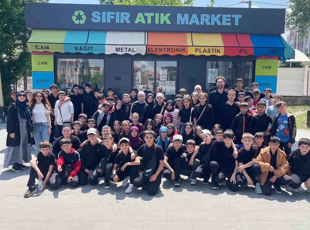 K&uuml;tahya Ahteri İmam Hatip Ortaokulu&rsquo;ndan Sıfır Atık projesine anlamlı destek