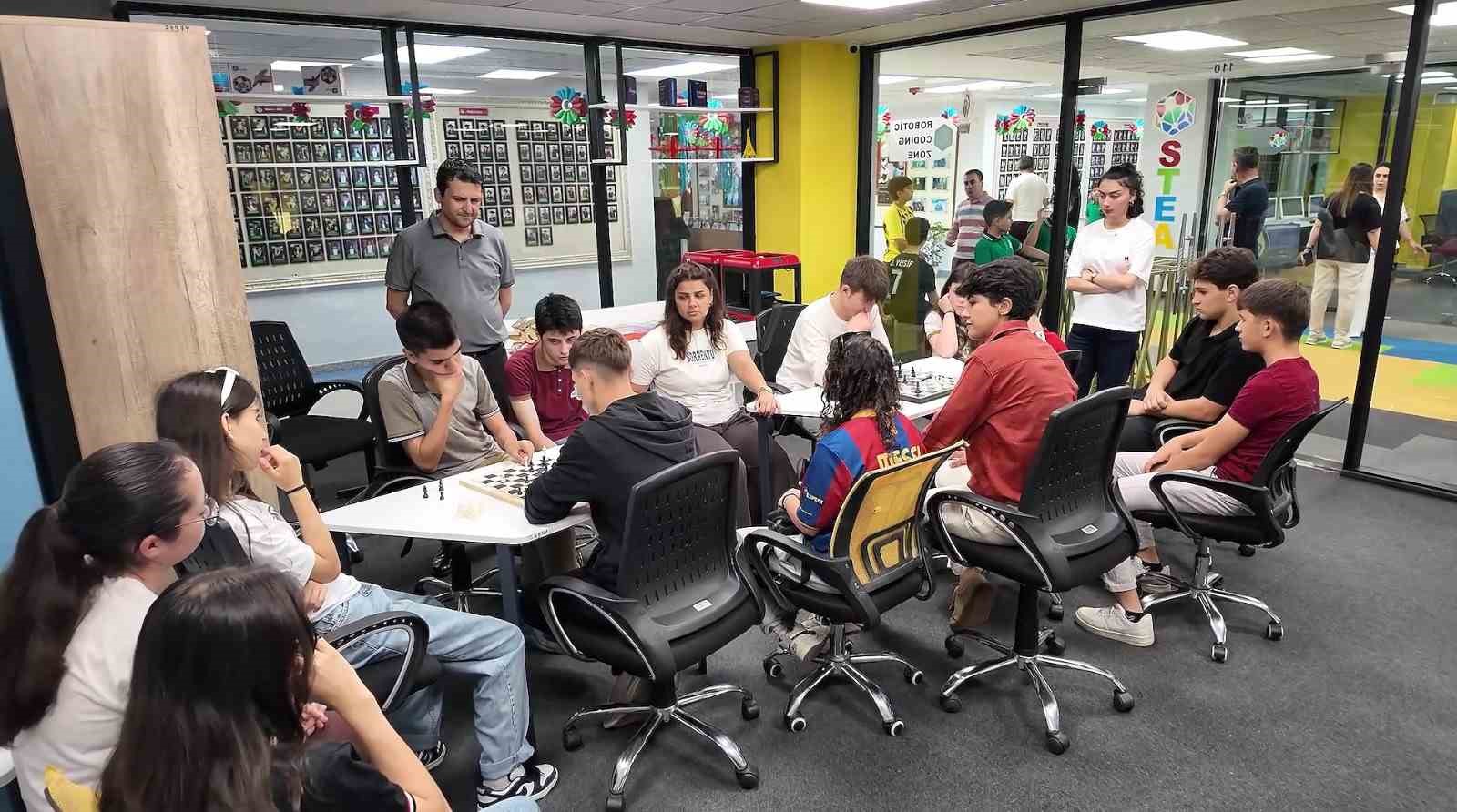 Çamelili öğrenciler Azerbaycanlı kardeşleriyle buluştu