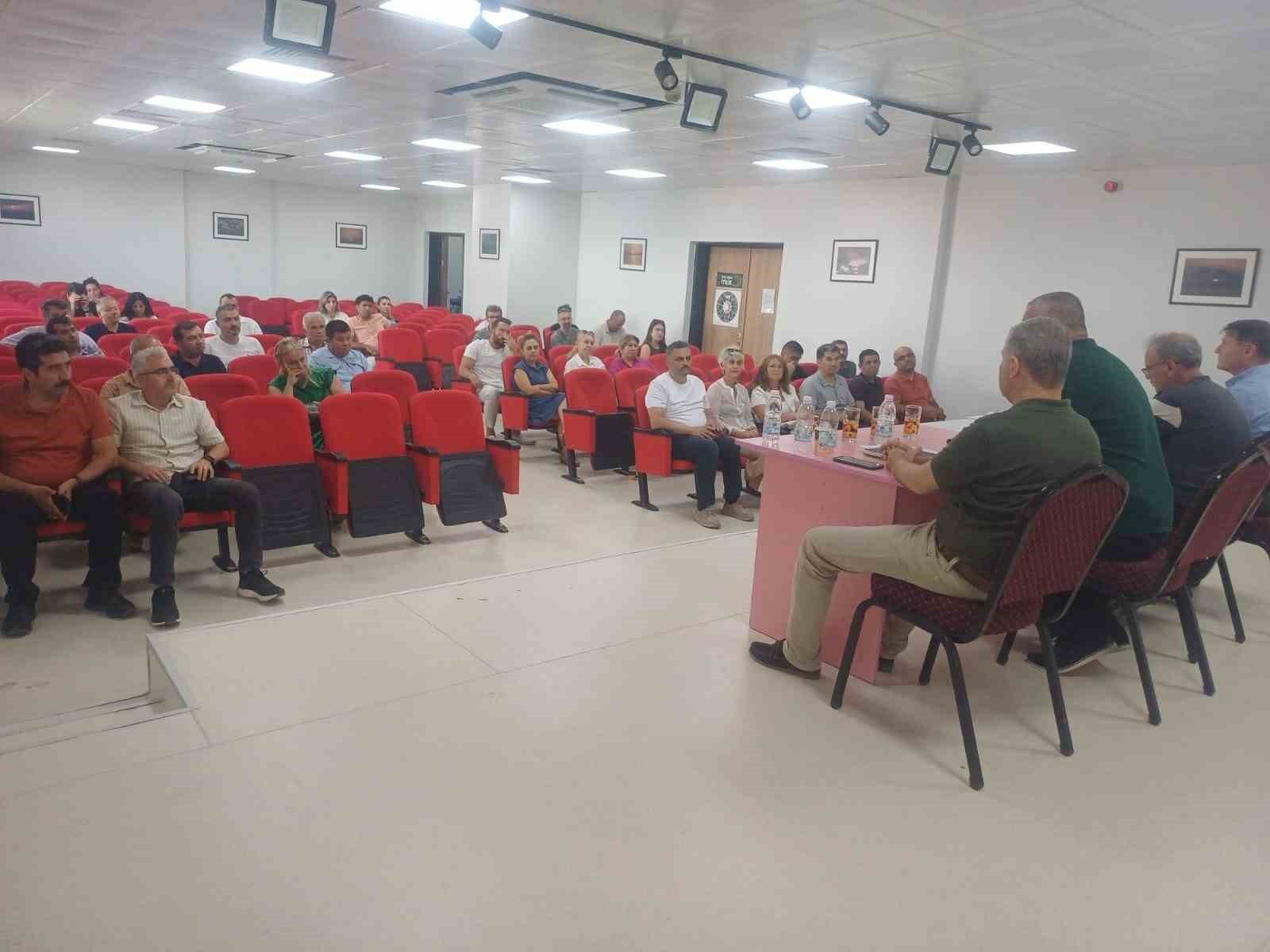 Burhaniye&rsquo;de İl&ccedil;e Eğitim Kurulu M&uuml;d&uuml;rleri Kurulu Toplantısı yapıldı