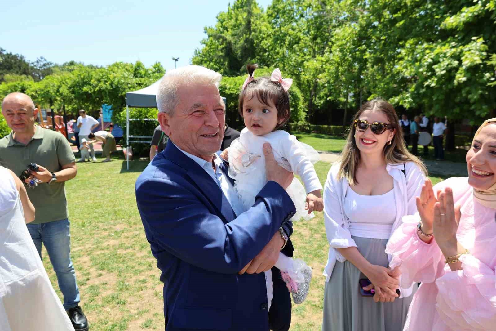 &Ccedil;ekmek&ouml;y&rsquo;de Cemre Alya&rsquo;ya tedavi yolculuğu &ouml;ncesi anlamlı uğurlama