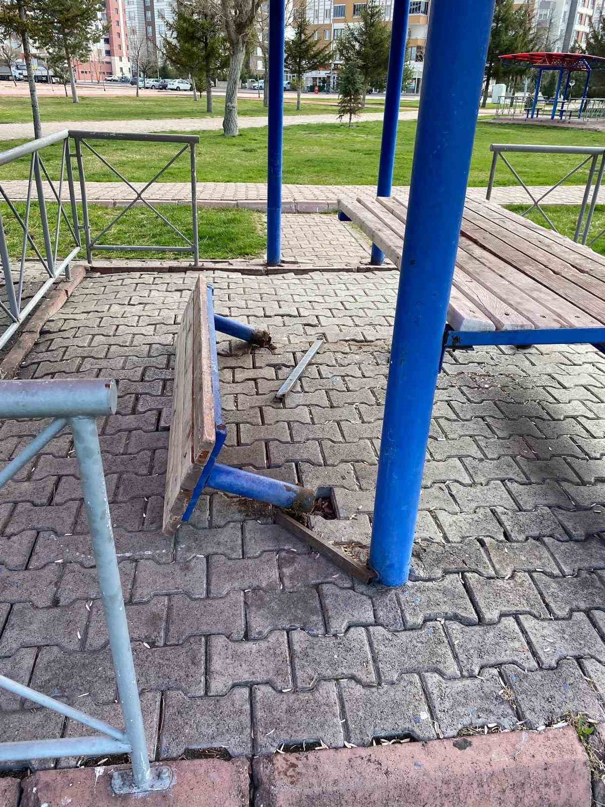 B&uuml;y&uuml;kkılı&ccedil;&rsquo;tan kamu malına duyarlılık &ccedil;ağrısı