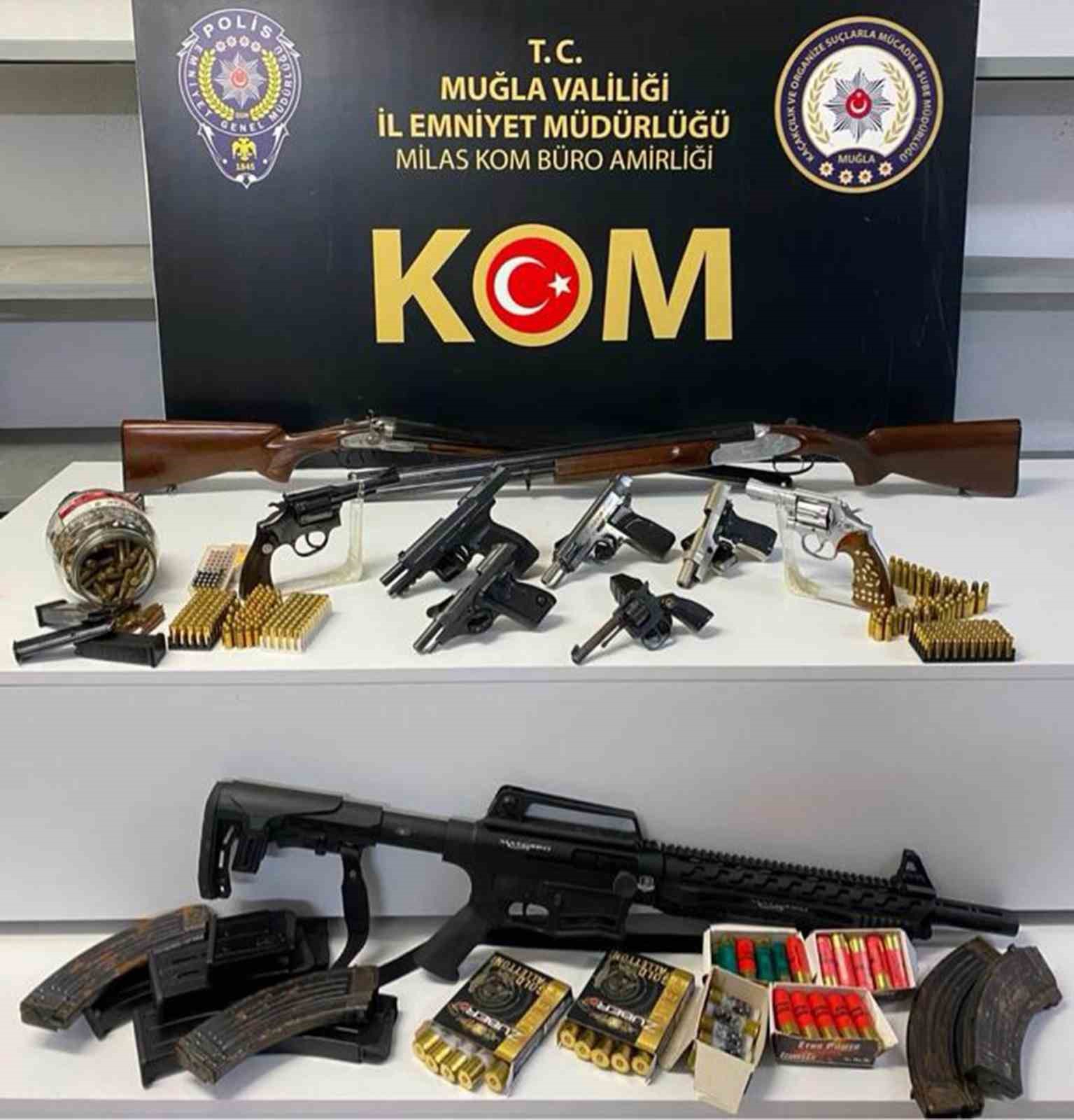 Milas&rsquo;ta ruhsatsız tabanca, t&uuml;fek operasyonu