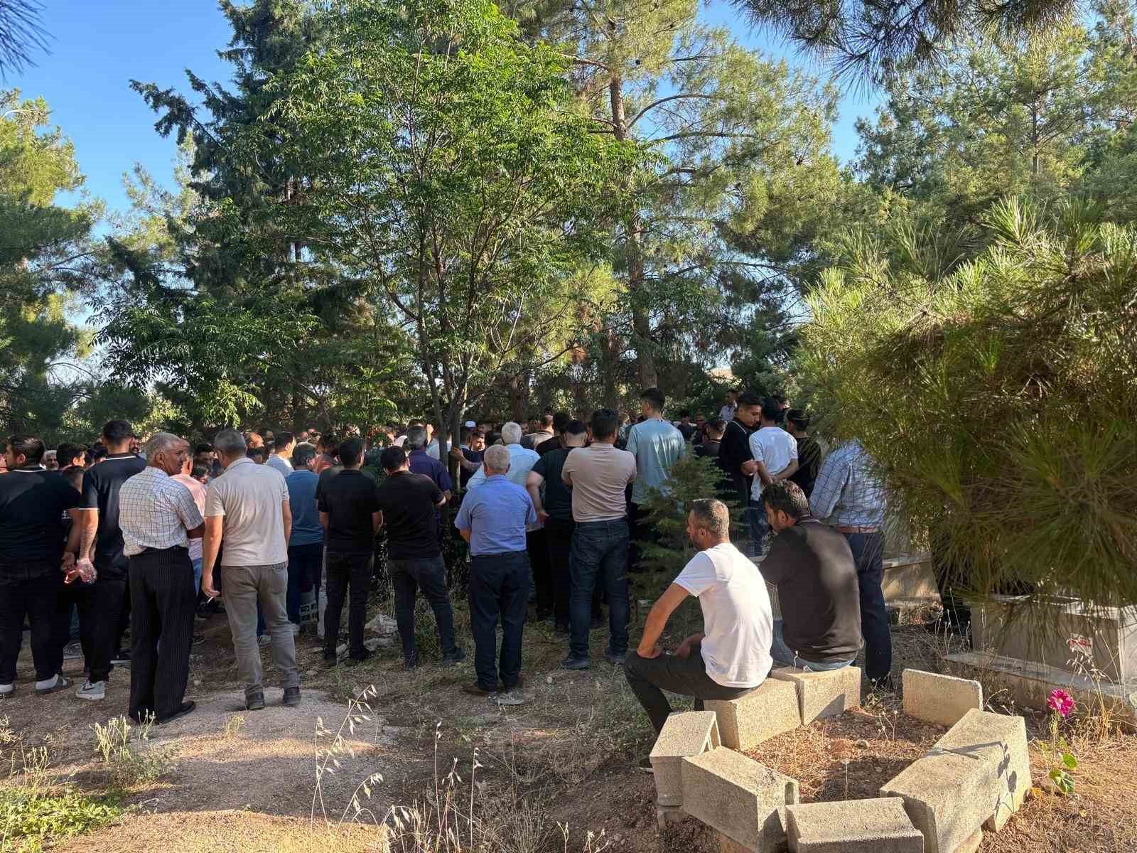 Sınava giderken kazada &ouml;len gen&ccedil; toprağa verildi