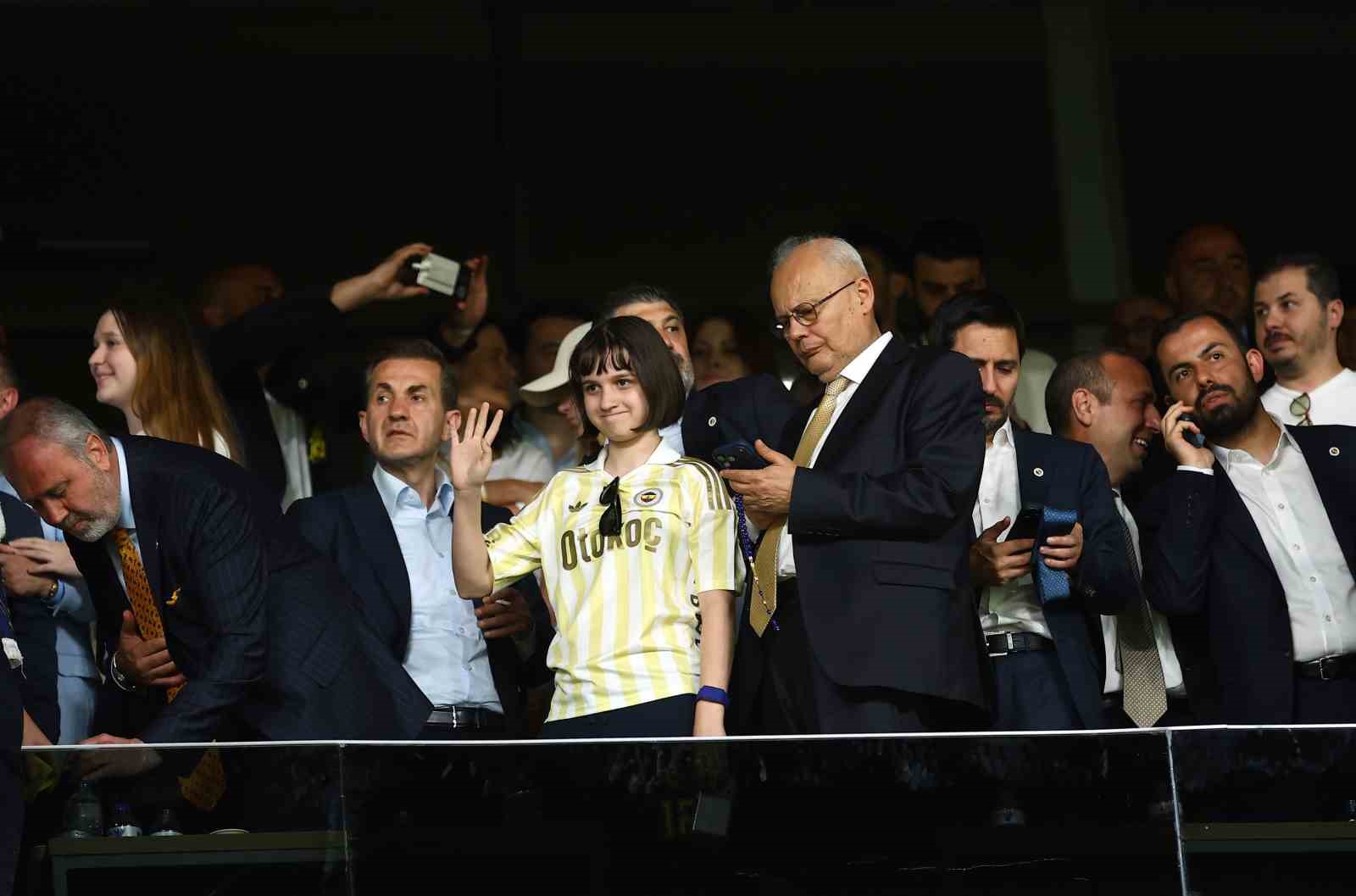 Aziz Yıldırım, Fenerbah&ccedil;e&rsquo;de 13. kez başkanlığa se&ccedil;ildi