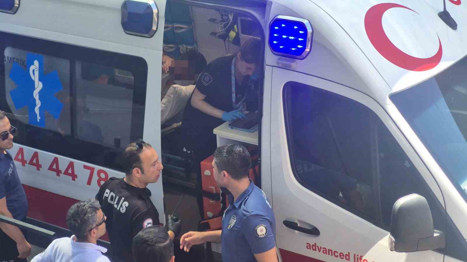 Bodrum&rsquo;da bı&ccedil;aklı saldırgan paniği