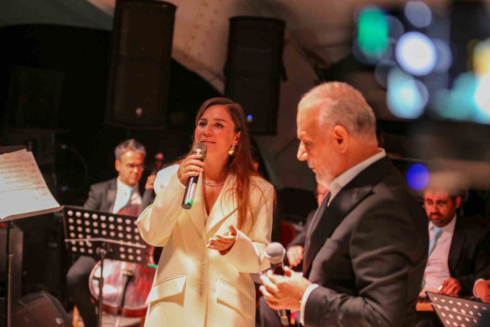 Tortum Şelalesi Festivali&rsquo;nde renkli ve coşkulu anlar yaşandı
