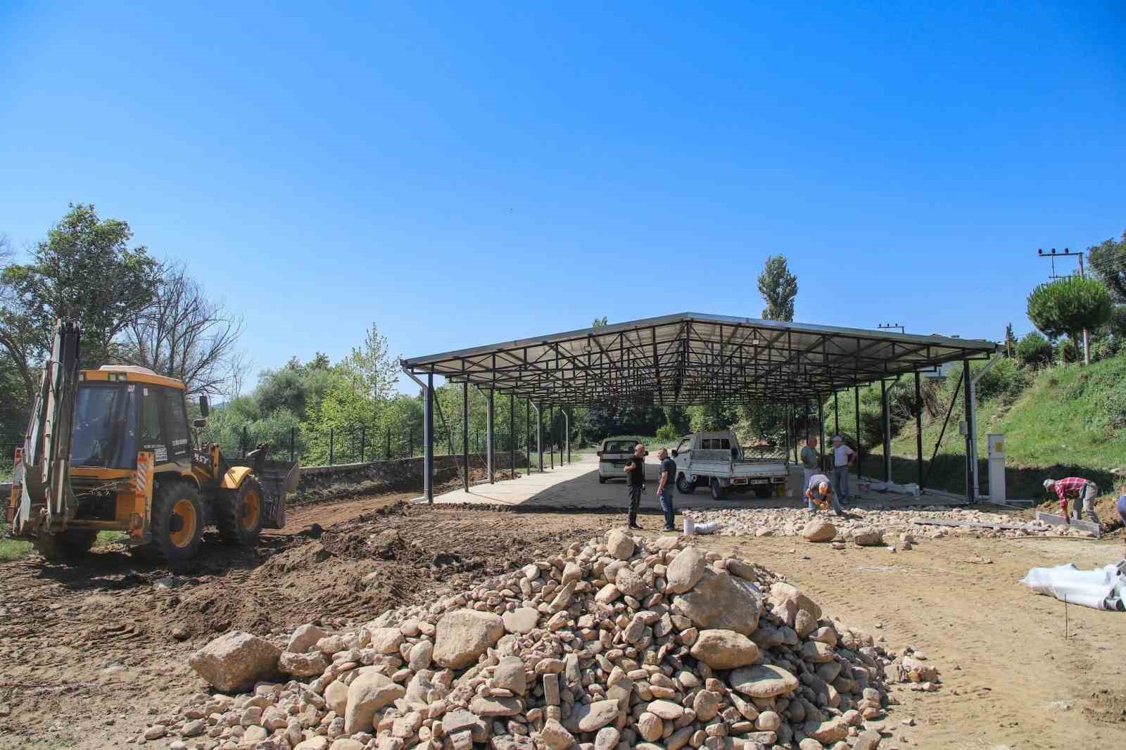 Başkan G&uuml;ler, Ko&ccedil;ak Mahallesi&rsquo;ndeki &ccedil;alışmaları inceledi