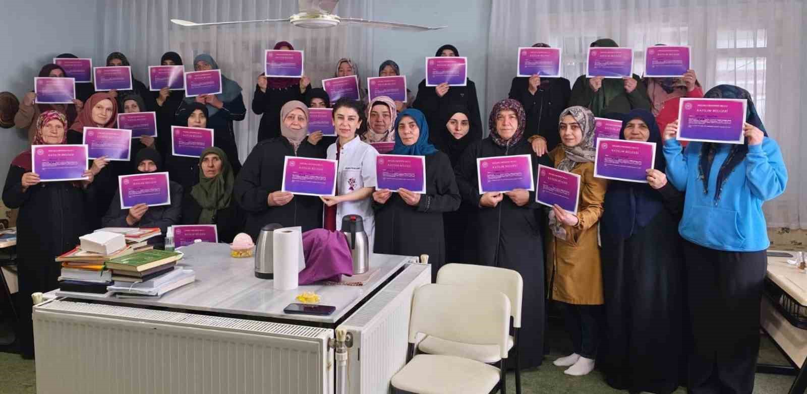 Bayburt&rsquo;ta 120 kadına menopoz eğitimi verildi