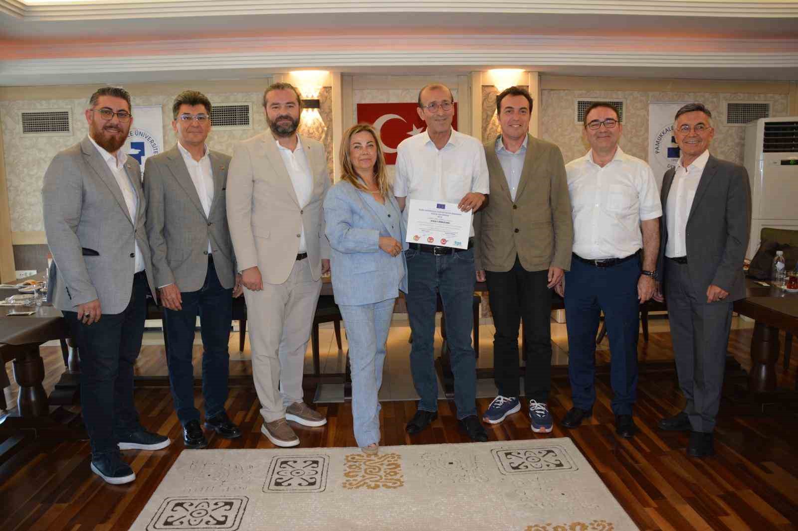 Yerel medyanın geleceği Denizli&rsquo;de masaya yatırıldı