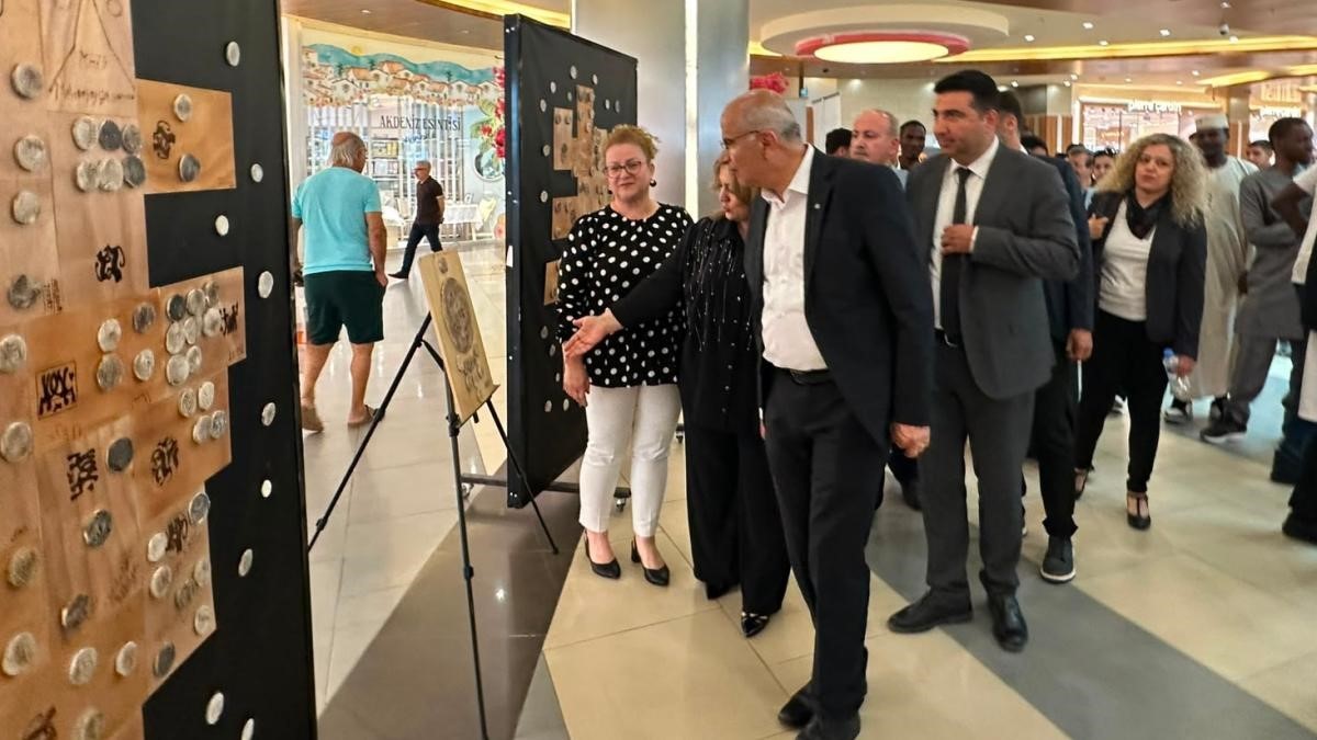 Sanatla Buluşan K&uuml;lt&uuml;rler: Uluslararası &Ouml;ğrenciler Karma Sergisi a&ccedil;ıldı