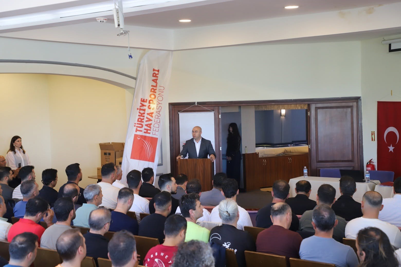 K&uuml;tahya, yama&ccedil; paraş&uuml;t&uuml; eğitim rehberlerini ağırlıyor