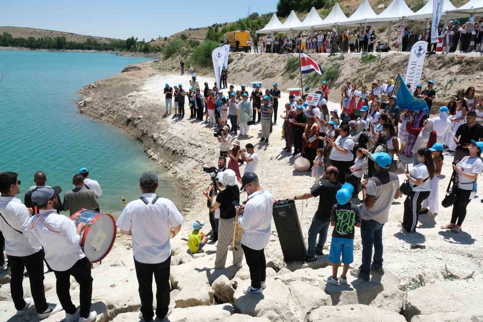 Geleneksel g&ouml;le maya &ccedil;alma etkinliği ile festival coşkusu başlıyor