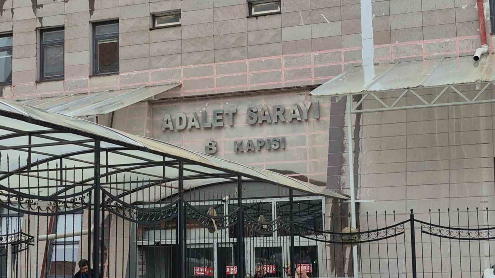 Eskişehir&rsquo;de silahlı kavga olayının 2 ş&uuml;phelisi adliyeye &ccedil;ıkarıldı