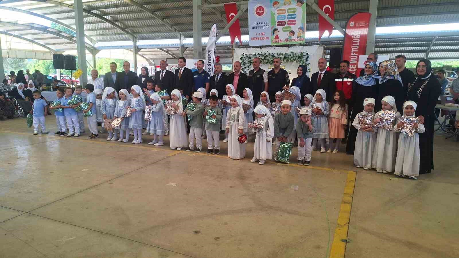 Hisarcık&rsquo;ta 4-6 yaş Kur&rsquo;an kursu &ouml;ğrencileri mezuniyet sevinci yaşadı
