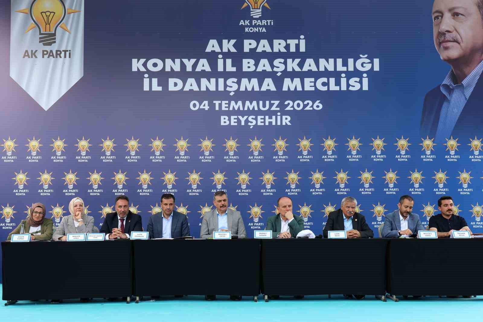 AK Parti Konya İl Danışma Meclisi Toplantısı Bakan &Ccedil;ift&ccedil;i&rsquo;nin katılımıyla ger&ccedil;ekleştirildi
