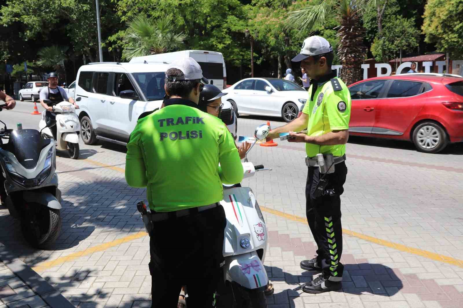 Turgutlu&rsquo;da yaz aylarının gelmesiyle kask denetimleri artırıldı
