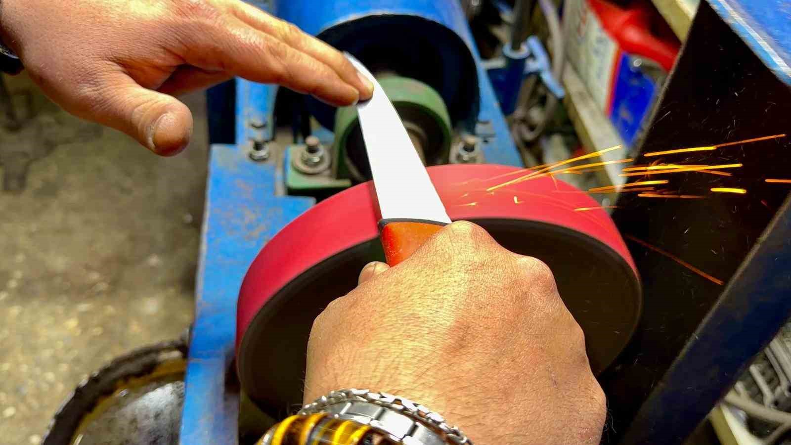 Bı&ccedil;ak&ccedil;ılardan kurban hareketliliği s&uuml;r&uuml;yor