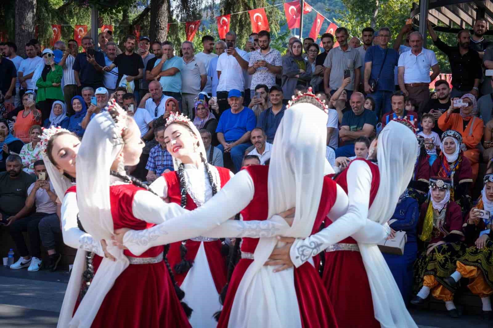 15 &uuml;lkeden 650 halk oyuncusu Trabzon&rsquo;da buluşacak