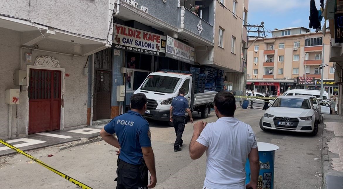 Yan bakma y&uuml;z&uuml;nden silahla b&ouml;yle vurdu