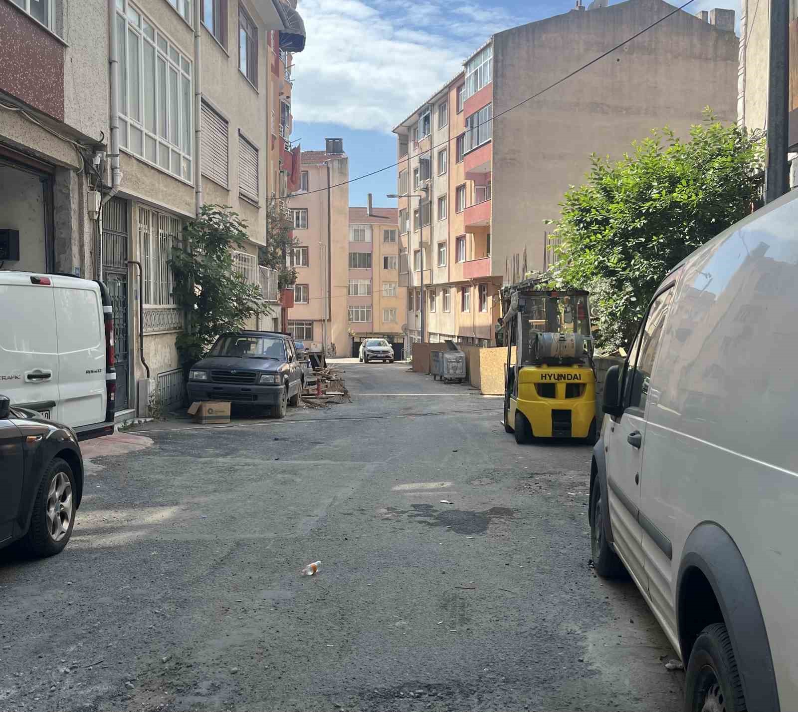 Tekirdağ&rsquo;da g&ouml;r&uuml;nmez kaza kamerada: Motosiklet s&uuml;r&uuml;c&uuml;s&uuml; k&uuml;plere bindi