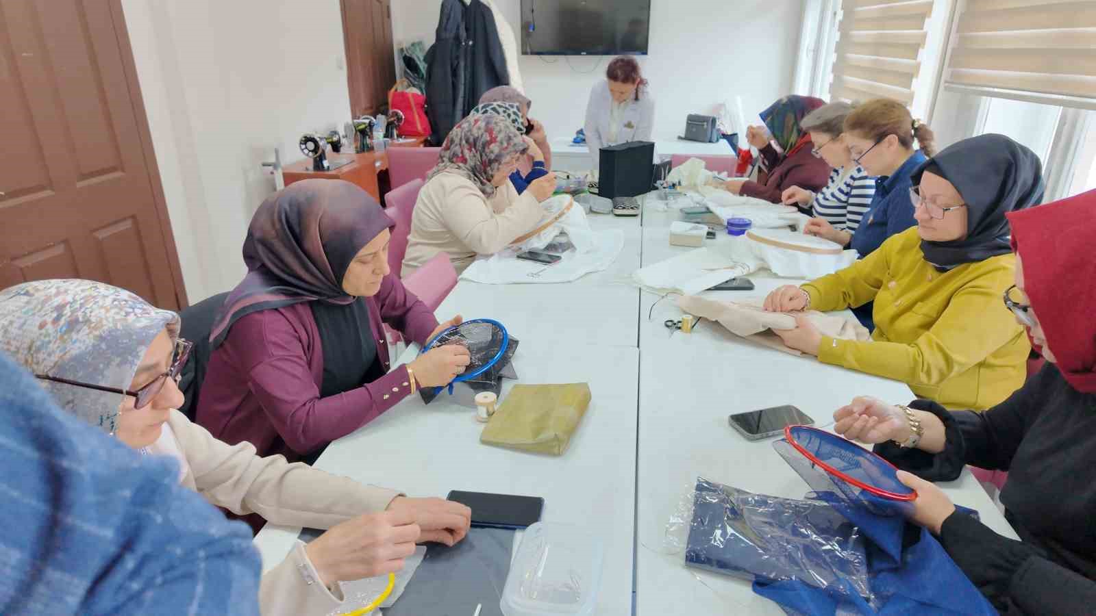 Unutulmaya y&uuml;z tutmuş el sanatları KAYMEK&rsquo;te yeniden hayat buluyor