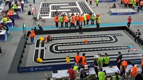 Burhaniyeli &ouml;ğrencilerden robot yarışmasında &ouml;nemli başarı