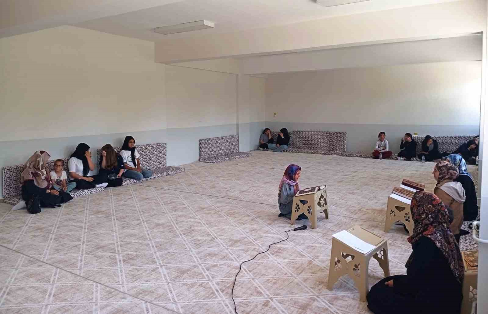 Hisarcık&rsquo;ta Kur&rsquo;an-ı Kerimi ve namaz s&uuml;relerini g&uuml;zel okuma yarışması d&uuml;zenlendi